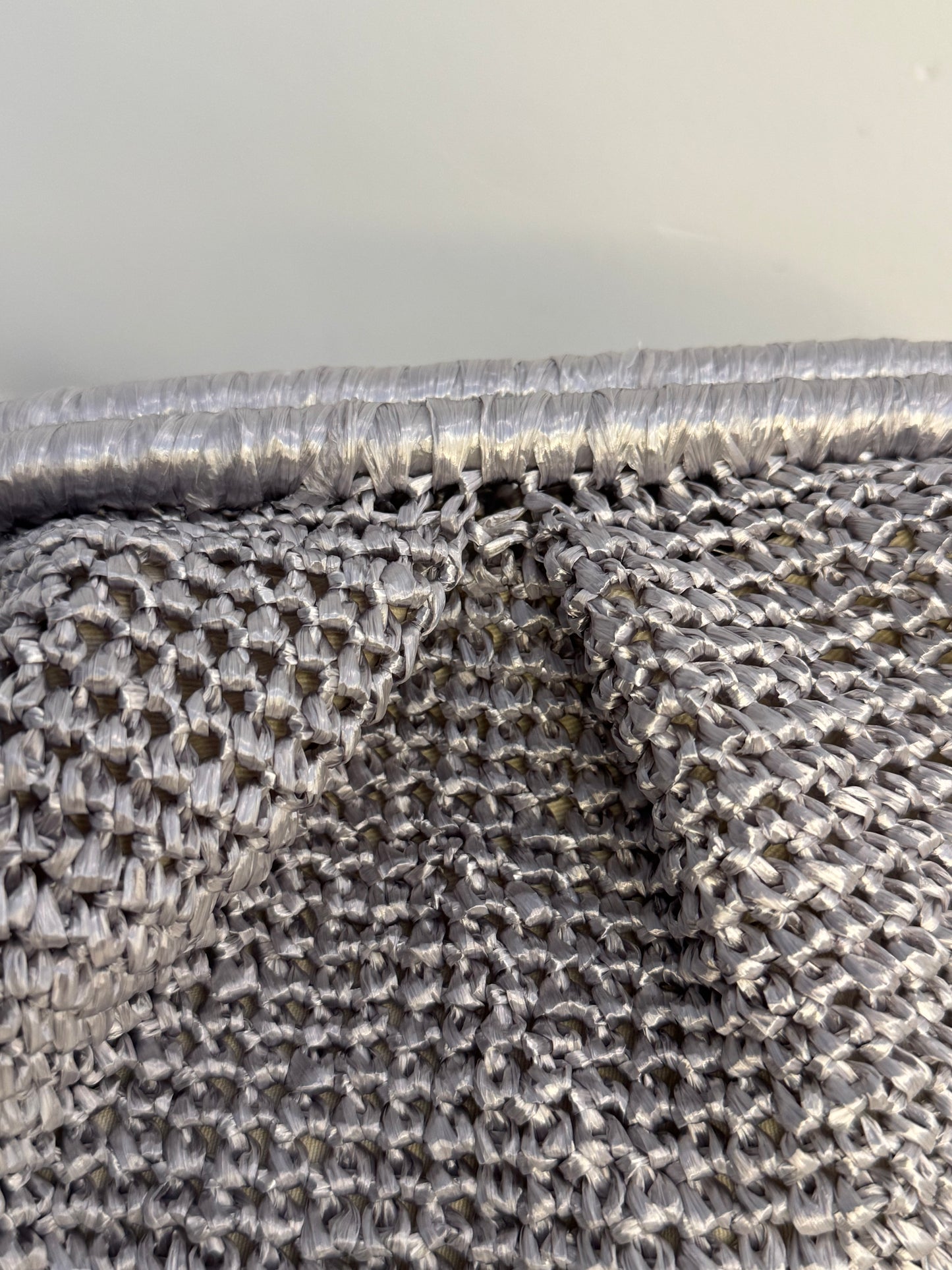 Bombón Metallic Grey